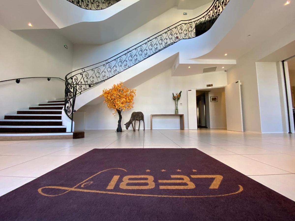 Le 1837 Aparthotel Saint-Affrique Kültér fotó